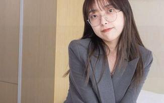 BoBoSocks袜啵啵 – 想要不同凡响？看芝士短肉丝写真，下载随意挥霍。