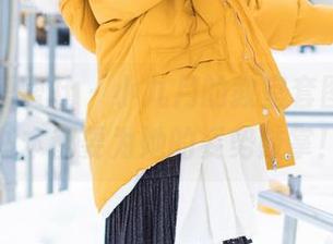 IMiss爱蜜社 – 小九月的教室套图更新，书本都要为她的姿势鼓掌！