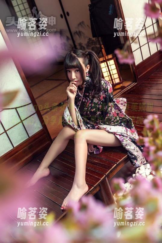 TouTiao头条女神-申美嫣 TouTiao头条女神 - 这组美图,申美嫣甜心版的,分享后我是不是也能拥有这股甜蜜?
