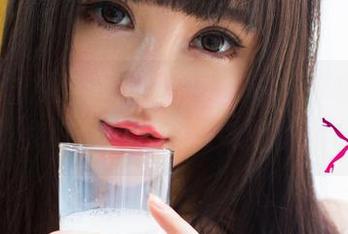 UGirls尤果网 – 张芷昕的高清厨娘照，别说，我好像看到了五味瓶的合集？