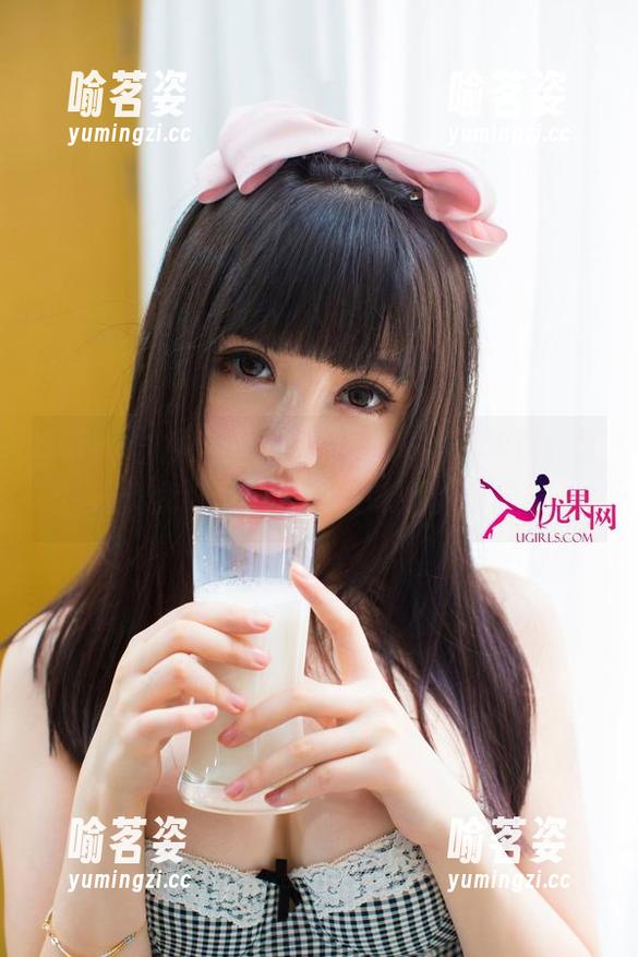 UGirls尤果网 - 张芷昕的高清厨娘照，别说，我好像看到了五味瓶的合集？
