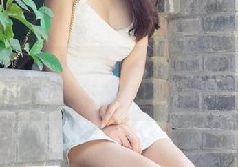 UGirls尤果网 – 杨乔之·定制旗袍漫游：图集下的轻盈纠缠
