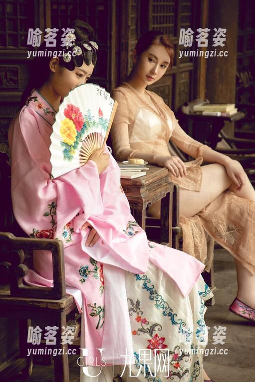 UGirls尤果网 - 齐贝贝黑白写真：下载绝对不后悔，除了钱包可能会后悔！