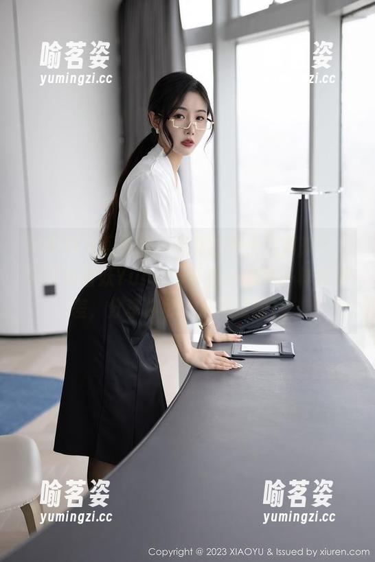 XIAOYU语画界 - 最新的护士写真来了，这次小蛮妖Yummy带着一点不一样的反差，分享你可能没见过的她。