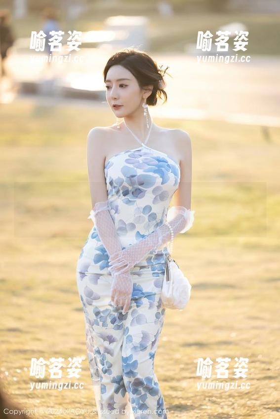 XIAOYU语画界 - 修女也有烦恼，芝芝booty写真中的不羁灵魂