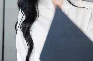 Xiuren秀人网 – 观看Mieko林美惠子在运动中完整版的“极限挑战”，不想参加，想做个旁观者，你们懂的！