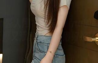Xiuren秀人网 – 双笙Alina的制服写真，壁纸界又添美图，我得好好琢磨琢磨