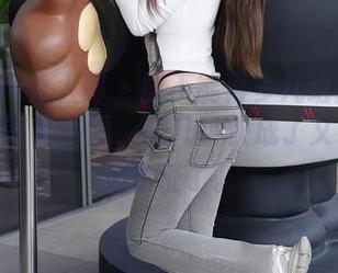 Xiuren秀人网 – 能不能再多几组周慕汐的长腿写真资源，腿几乎快成了文艺复兴的象征了。