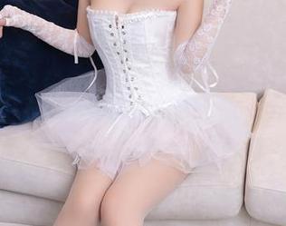 Xiuren秀人网 – 小橘子orange的照片总能挑战我“修女”这个印象，分享的美图既丰富又耐品。