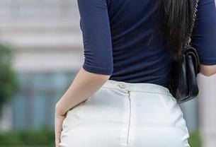 Xiuren秀人网 – 张庭蓉的黑丝套图，宛如舞动的幽光，带着小小的俏皮喊着：过来呀！