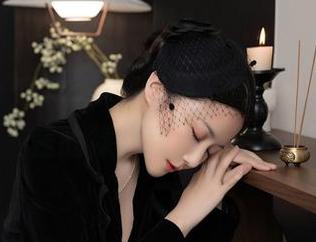Xiuren秀人网 – 壁纸+原图=绝配，甜白酱的裸足我偏要久看