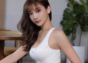 Xiuren秀人网 – 免费欣赏，许嘉欣证明白衬衫并不都是乖乖女，态度才是重点！