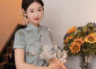 Xiuren秀人网 – 陆萱萱cecillia的清纯定制写真：透过镜头看到我那颗飞翔的心