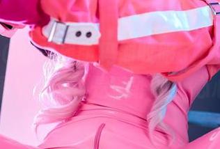 被ZinieQ的对战版玛俐收服了？我说这是个图集，不过是赎罪的小心心。