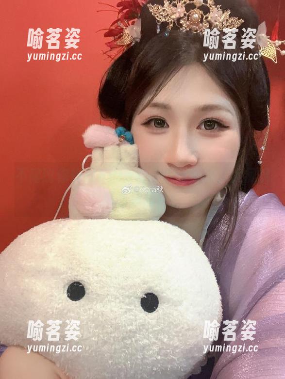 Zyra秋 不建议你错过Zyra秋的Cos资源,大凤展现出新高度!