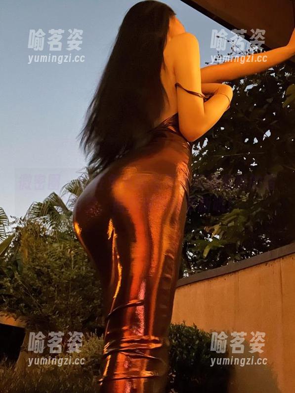 微密圈 - 疯狂兔女郎与不爱笑的赛琳的错位时空，图片在等你更新哦！