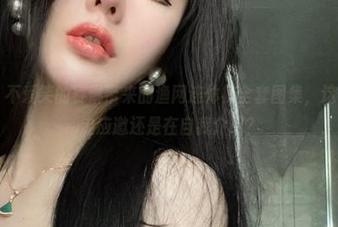 微密圈 – 不爱笑的赛琳带来的渔网连体袜全套图集，这钻石是在走应邀还是在自我介绍？