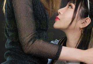 丽柜 – 让小璐璐的裸足写真成为你的收藏：下载后随时欣赏，多么贴心啊
