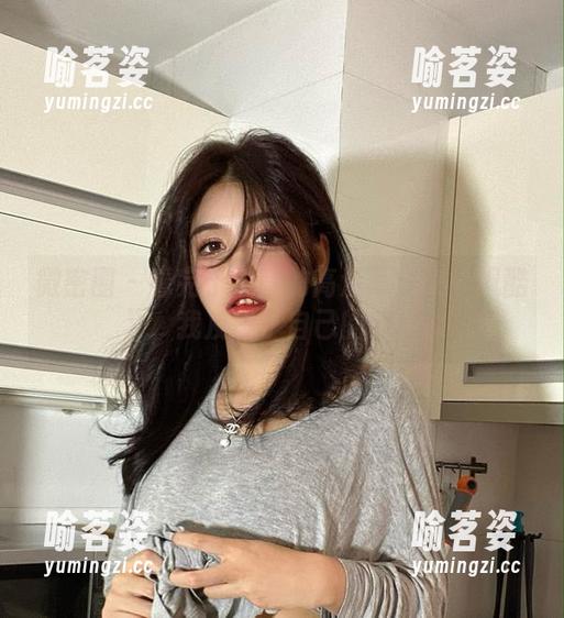 于芷晴 微密圈 - 看完于芷晴的高清写真集《飒酷》,我反思了自己的穿搭...