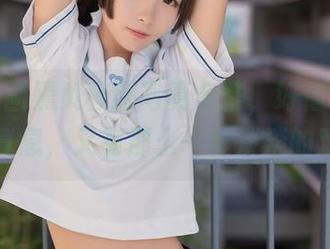 兔玩映画黑贞校服写真合集，好像透着点校园气息，又有那么一丝淡淡的戏剧感
