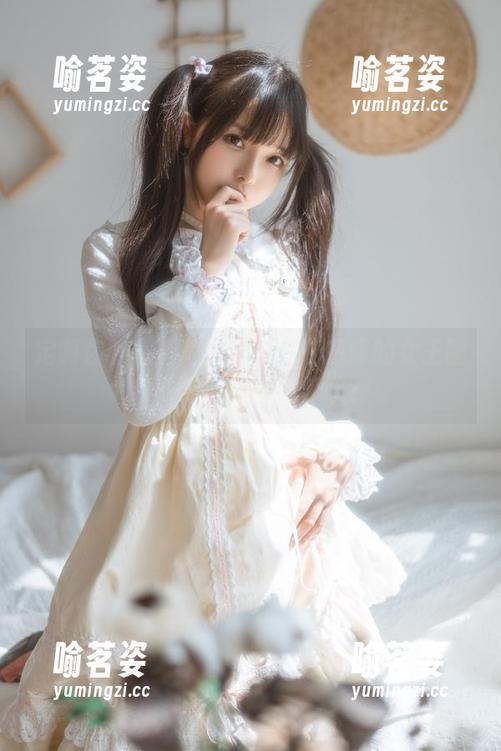 六味帝皇酱 定制你的宫廷美学:六味帝皇酱的女王图集,穿衣服的意思吗?