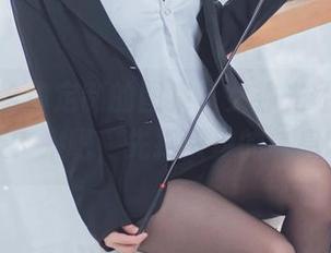 凉凉子给你定制的图集，女神光环不再遥不可及？来吧，先把散步的气息收好！