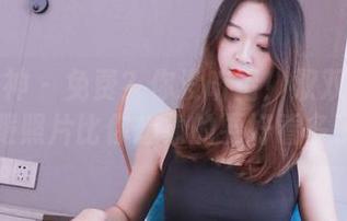 初夏女神 – 免费？你没听错！双双的绿色校服照片比你想象的要好看多了！