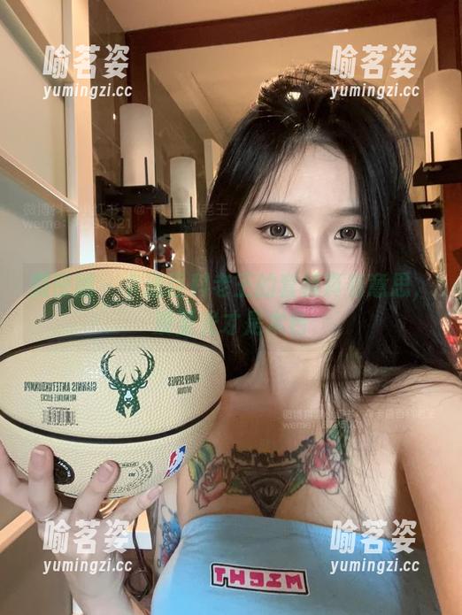 微密圈 - 卡通百科老王的套装真有意思，没圣光才是本色