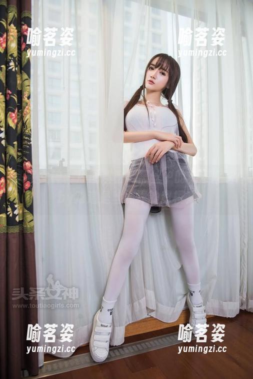 头条女神 - 原图解密，黑丝中的杨漫妮baby难道是丝袜界的超模？