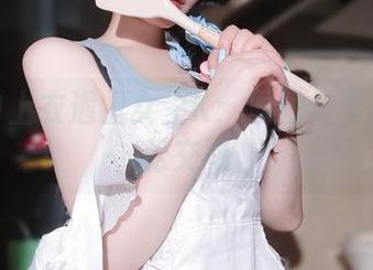 当纯白上衣遇上女主K：原图与图册的轻松交融