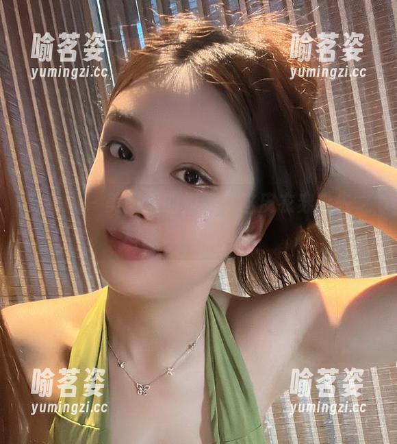 奶雯 微密圈 - 美图里的奶雯:这皮衣穿上去之后,走路都带风!