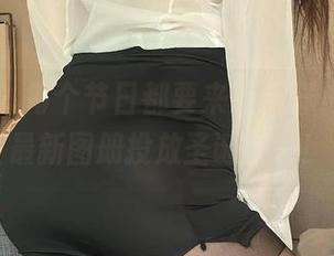 微密圈 – 每个节日都要来点新鲜，奶雯的最新图册投放圣诞快乐！
