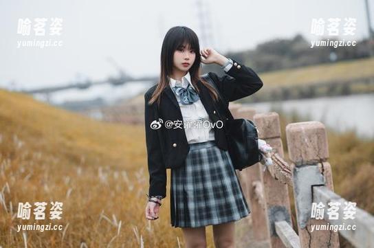 安曜曜 安曜曜的校服时代,在线体验这个迷人的合集!