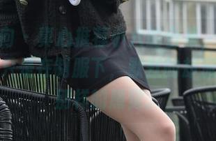 异思趣向 – 真心推荐小六的合集，别看银葱闪丝只是在制服下，默默的却流露出点别样的感觉。