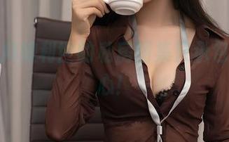 抱歉，抖娘利世的私房图集只承包长靴的心！