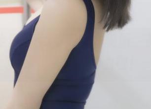 来看抱走莫子aa穿胶衣，美图、美图，不说了，先上照片为敬！