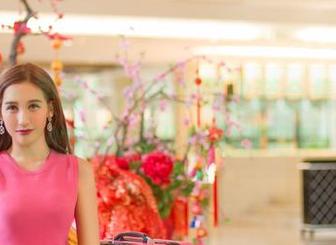 推女神 – 更新！赵伊彤职业装合集，办公室的新玩意儿你见过吗？
