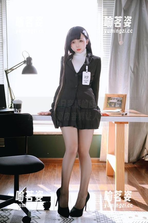 碧蓝航线的蓝，日奈娇的自拍视角竟后退挂机，资源内容真让人捧腹！