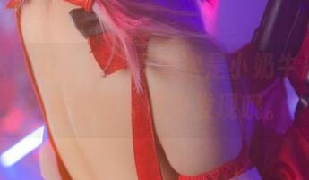 不怕猪队友，果咩酱这次是小奶牛形象，最新图包等你来发现哦。