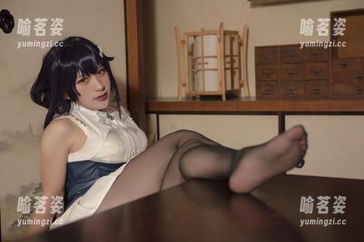 柘烟Zuken 大凤礼服下的柘烟Zuken,原图里是旧时光的串联长度与纤细温度
