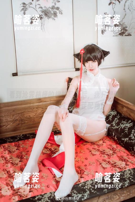 看到沧霁桔梗的棉袜写真后，我只想说：袜子才是床上的最佳配角！