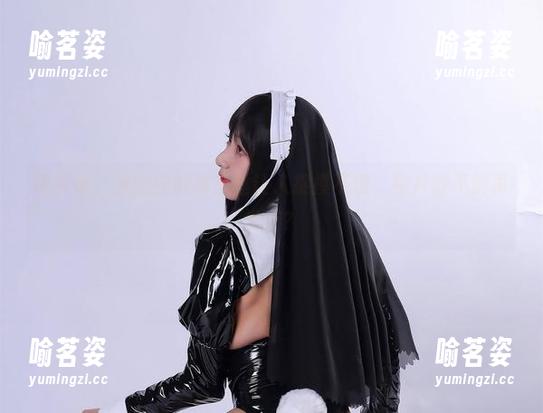 浅安安 说实话,浅安安的裤里丝让人捉摸不透,图片能不能再发点?
