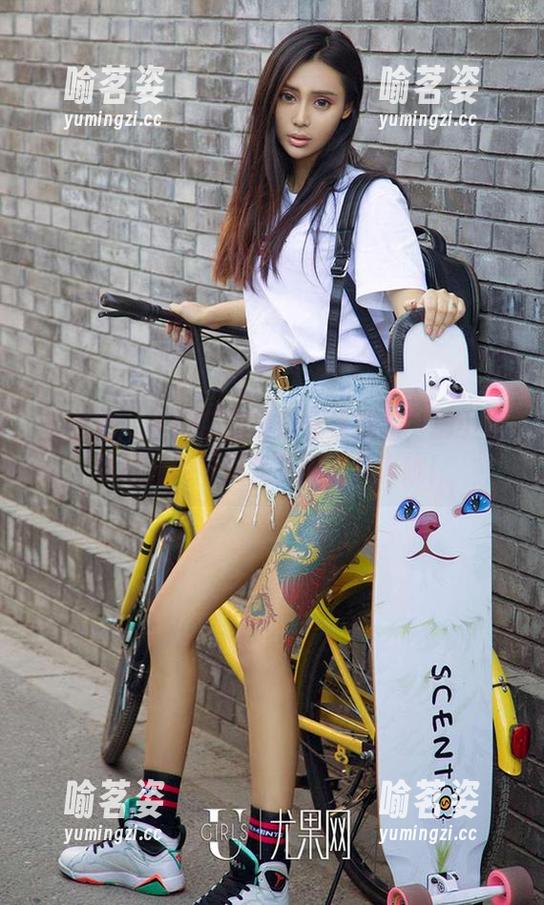 爱尤物-李丽莎 爱尤物 - 李丽莎的海边在线巡礼:别小看海风,她可是专业的捉弄人哦!