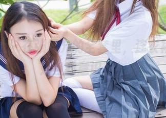 爱蜜社 – 在张思允的全套里，连衣裙都开始自我意识了！