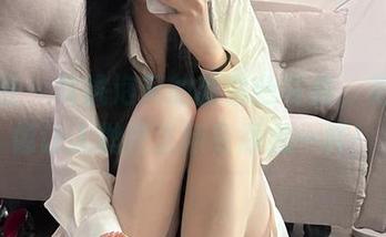 微密圈 – 玫桃泡芙的新紫色写真，更新好像让人抛开了所有顾虑一样！