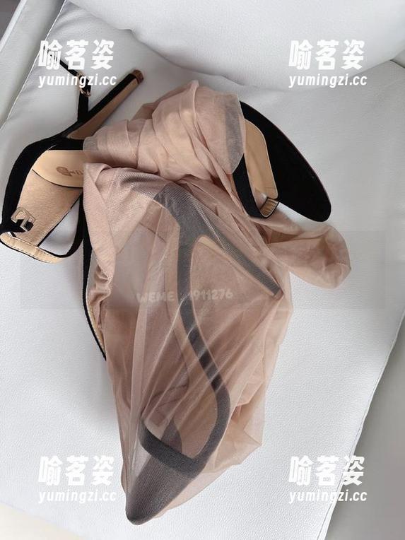 白龙猫女 微密圈 - 当白龙猫女穿上制服,图包合集里的精彩瞬间嗨翻你!