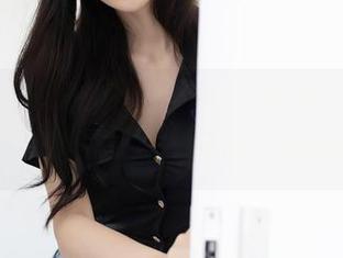 秀人网 – MODEL伊若的牛仔裤套图，资源满满，快来找你的灵感吧！