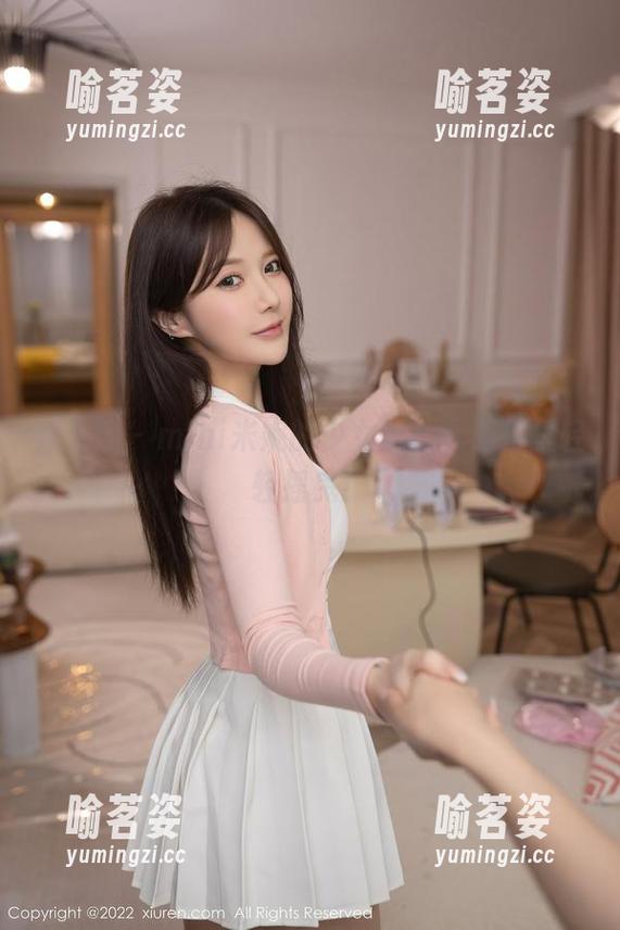 秀人网 - mini米妮的少女风，在图包里轻轻摇曳！