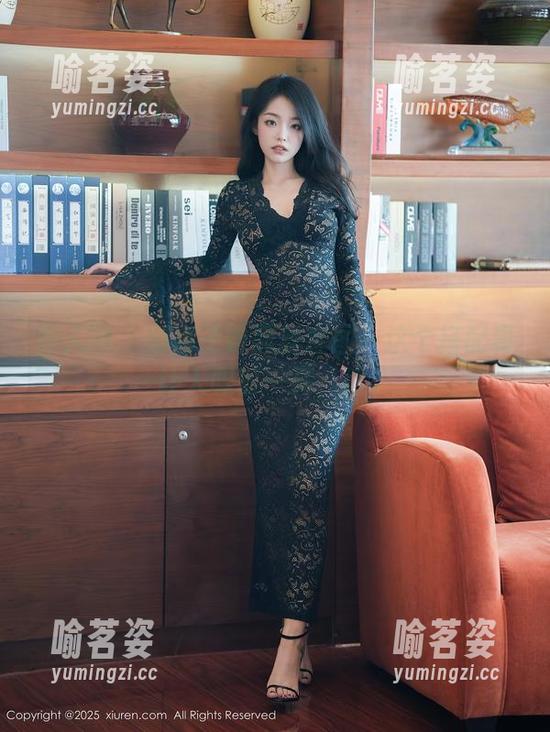 秀人网 - 娜娜子呀黑丝套图—这个搭配真让人眼前一亮，哈。