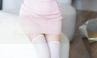 秀人网 – 小逗逗的居家光影，壁纸效果似乎还不如我家窗帘……